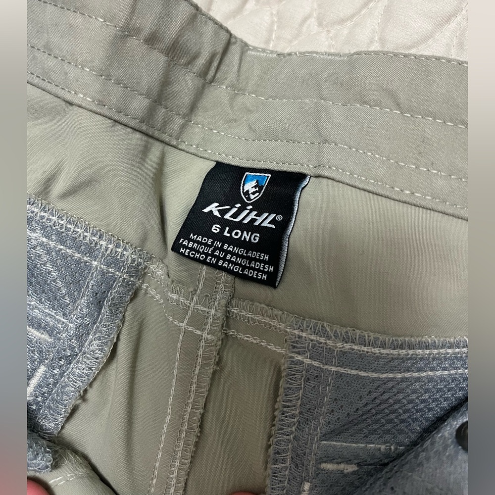 Kuhl women’s cargo convertible hiking pants. Size 6 long. Khaki color
